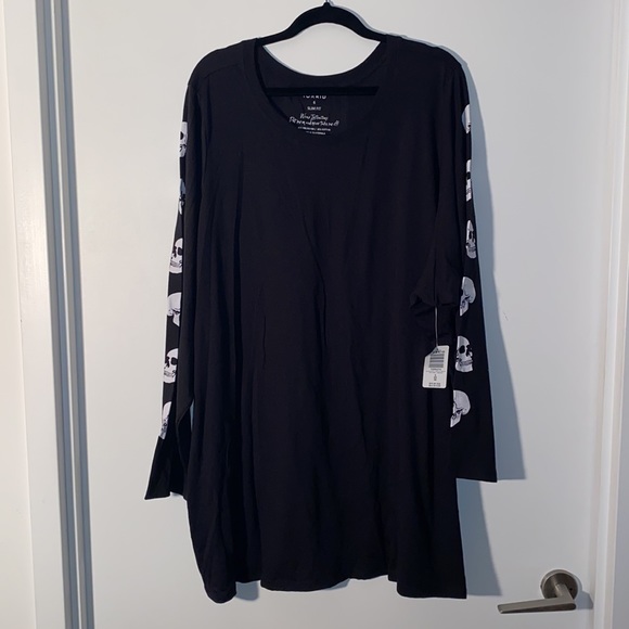 Torrid Skull Head Long Sleeve Slim Fit Tee - Picture 4 of 7